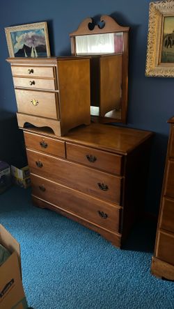Chest:Mirror:Dresser:Night Stand