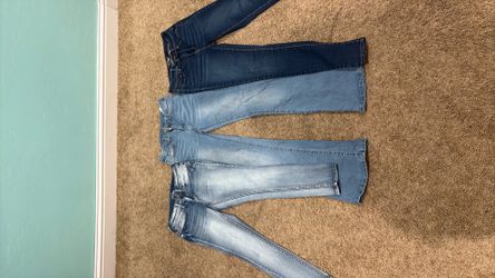 3 pairs of size 6 women’s jeans