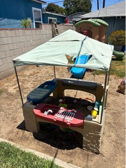 Step 2 All Around play patio with canopy