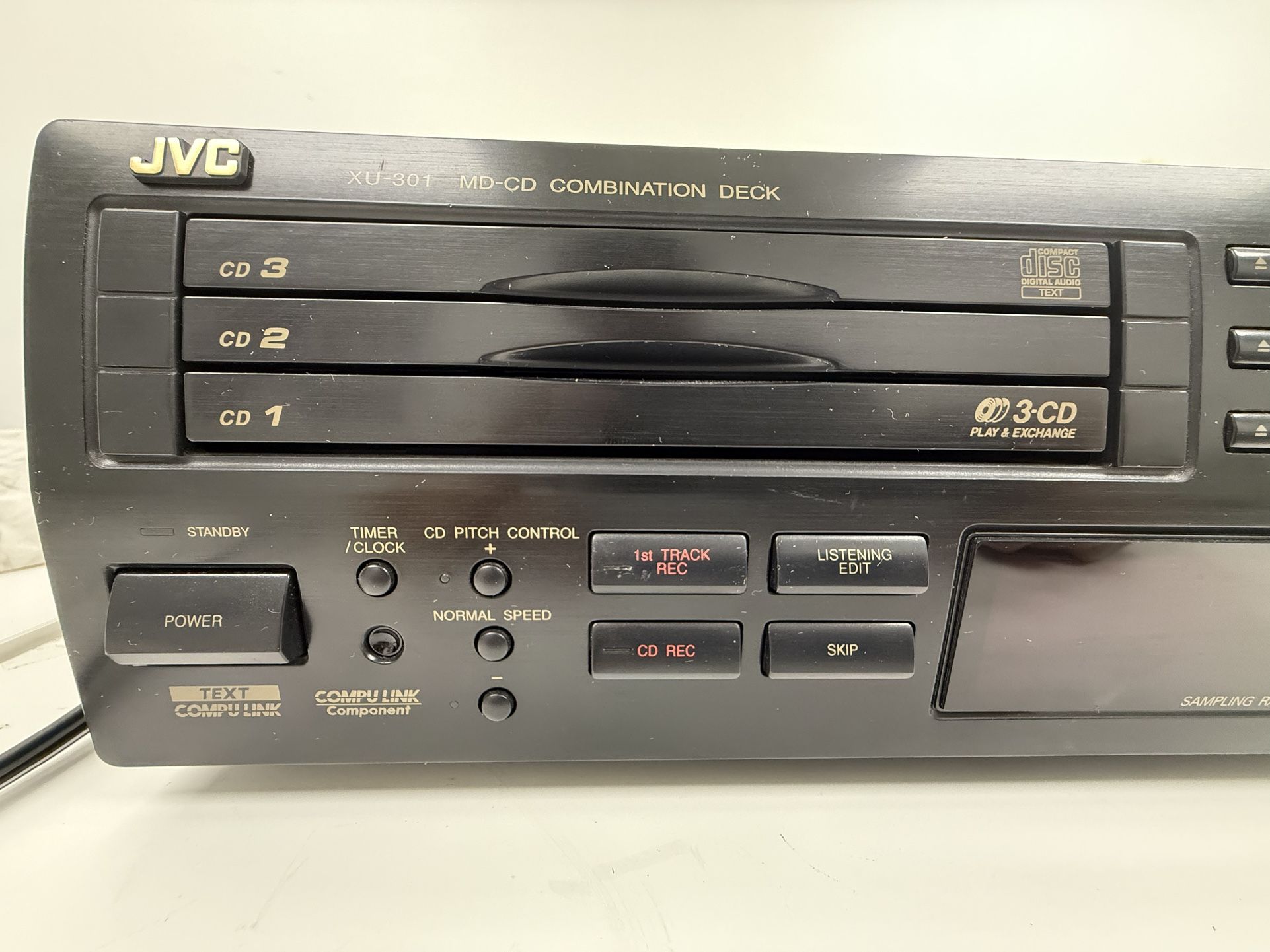 JVC XU-301 MD-CD Combination Deck - Black