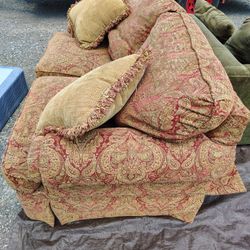 Loveseat 