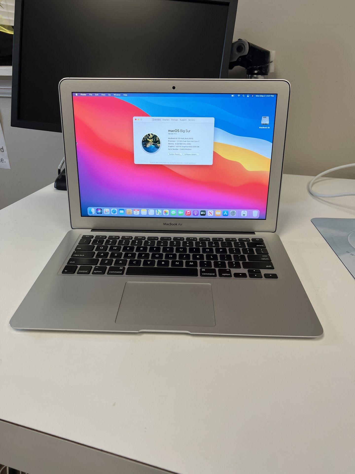 Apple 13” 2015 MacBook Air Dual Core i7 8GB RAM 256gb Flash