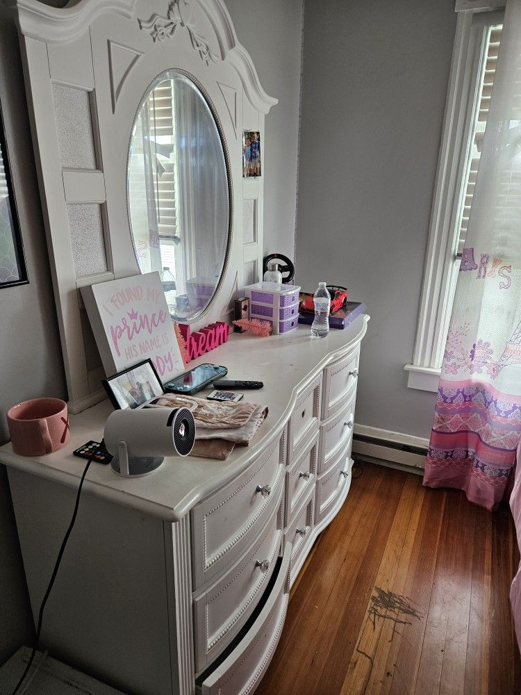 Princess Style White Bedroom Set