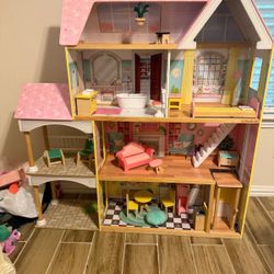 Doll House 