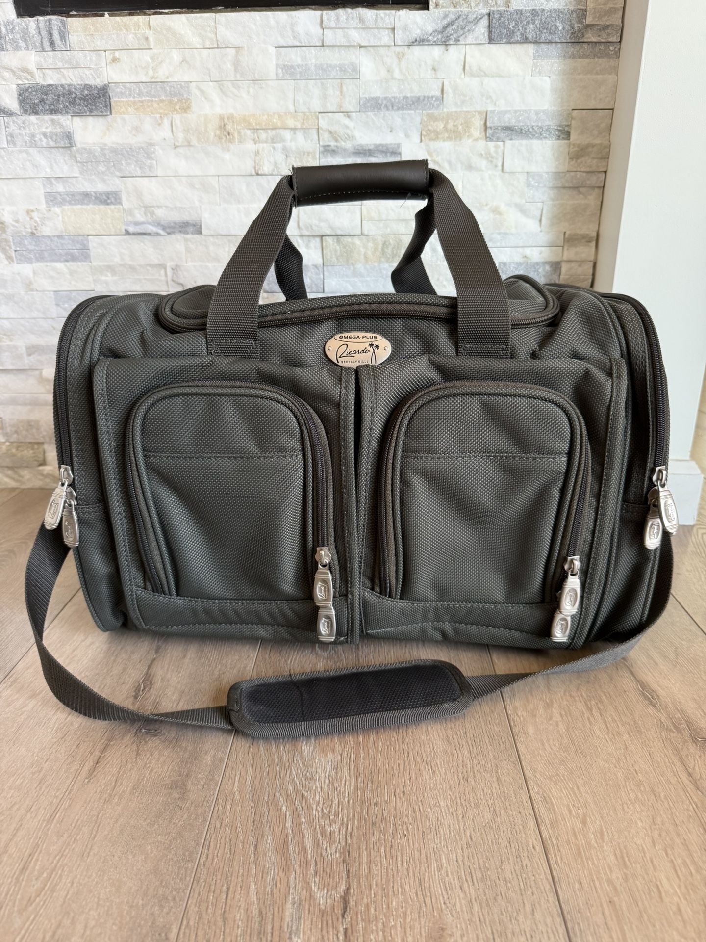 Ricardo Beverly Hills Weekender/Duffel Bag