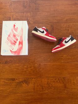 Air Jordan 1 low Trophy Room size 9.5