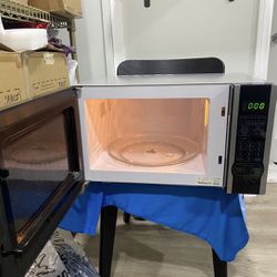 1.1 CU FT Microwave 