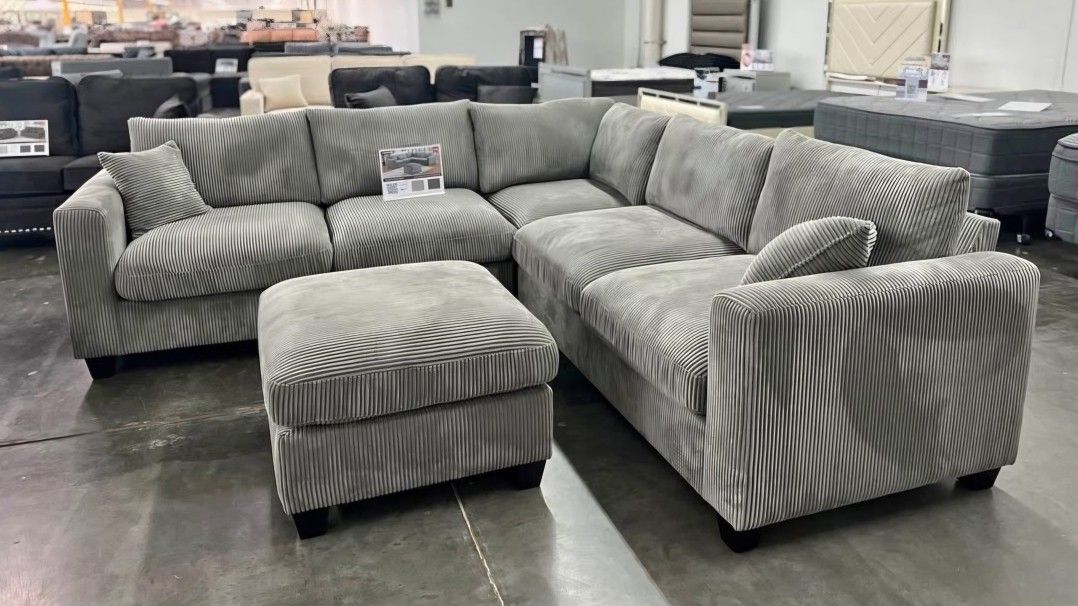 BRAND NEW 4PCS SECTIONAL SOFA SET WITH OTTOMAN AND ACCENT PILLOW INCLUDED $549