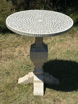 Set of 2 Vintage Grey and Cream Bone Round Drink Tables, Circa 1990s tile top wooden base