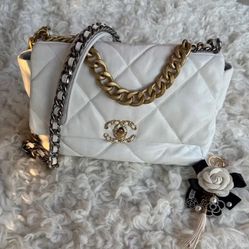 White Quilted Shoulder Bag 