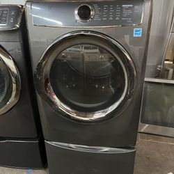 🔥 Electrolux Gas Dryer with Matching Pedestal 🔥