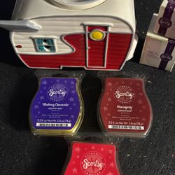 Scentsy Road Less Traveled Shasta Camper Warmer Red White Retired Travel Trailer