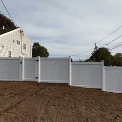 Vinil Fence Install