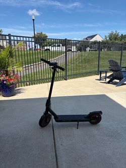 Electric Scooter 500W Motor – Like New!
