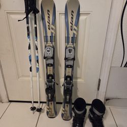 Kids Snow Skis W/ Boots And Poles (90cm)