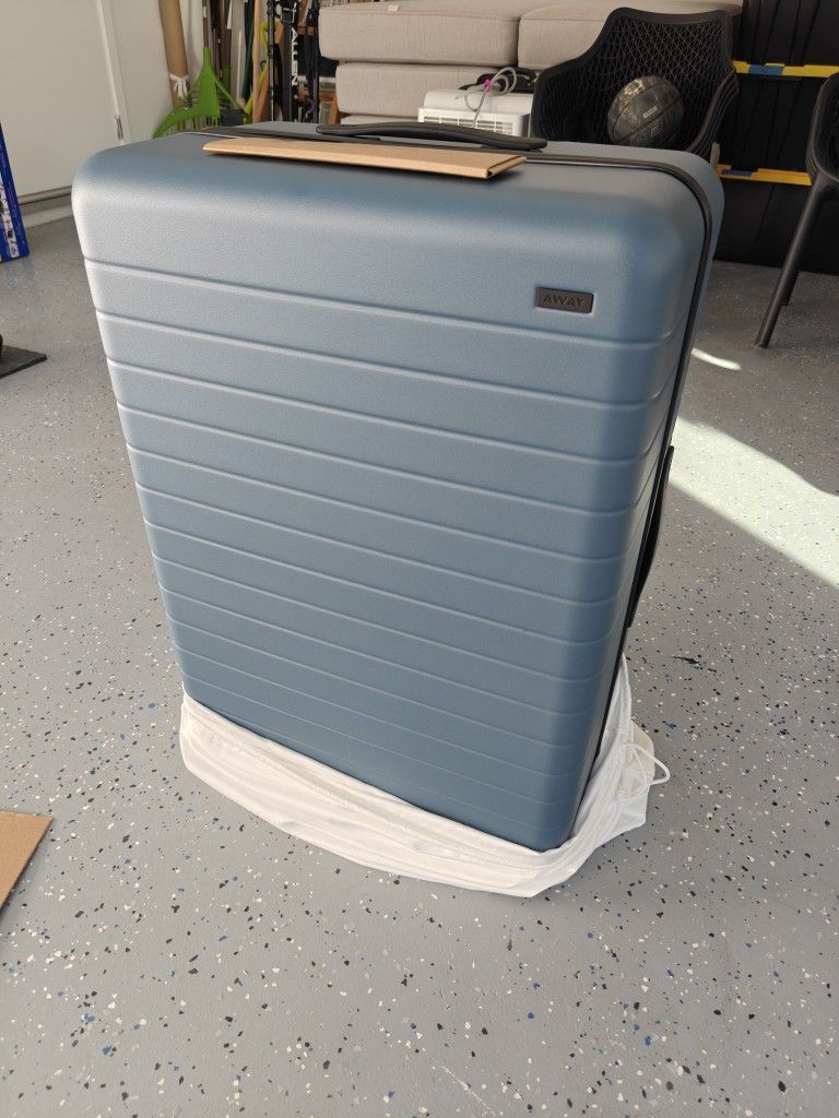 Away Large Flex (Brand New, Coastal Blue)