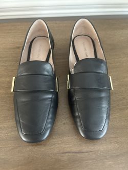 Women’s Loafers (Size 7)