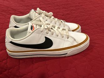 Nike tennis shoes
