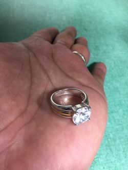 925 Sterling Silver * Size: 6.75 *Weight: 6g