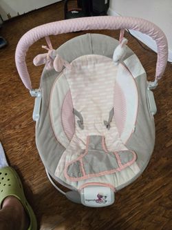 Ingenuity baby soother/bouncer