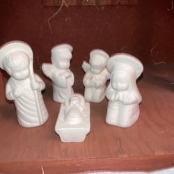 5Pc Porcelain Bisque Nativity Set
