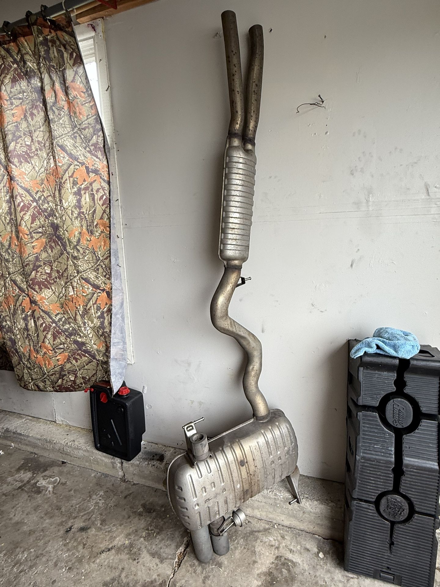 BMW E90 E91 06-11 OEM MUFFLER AND RESONATOR