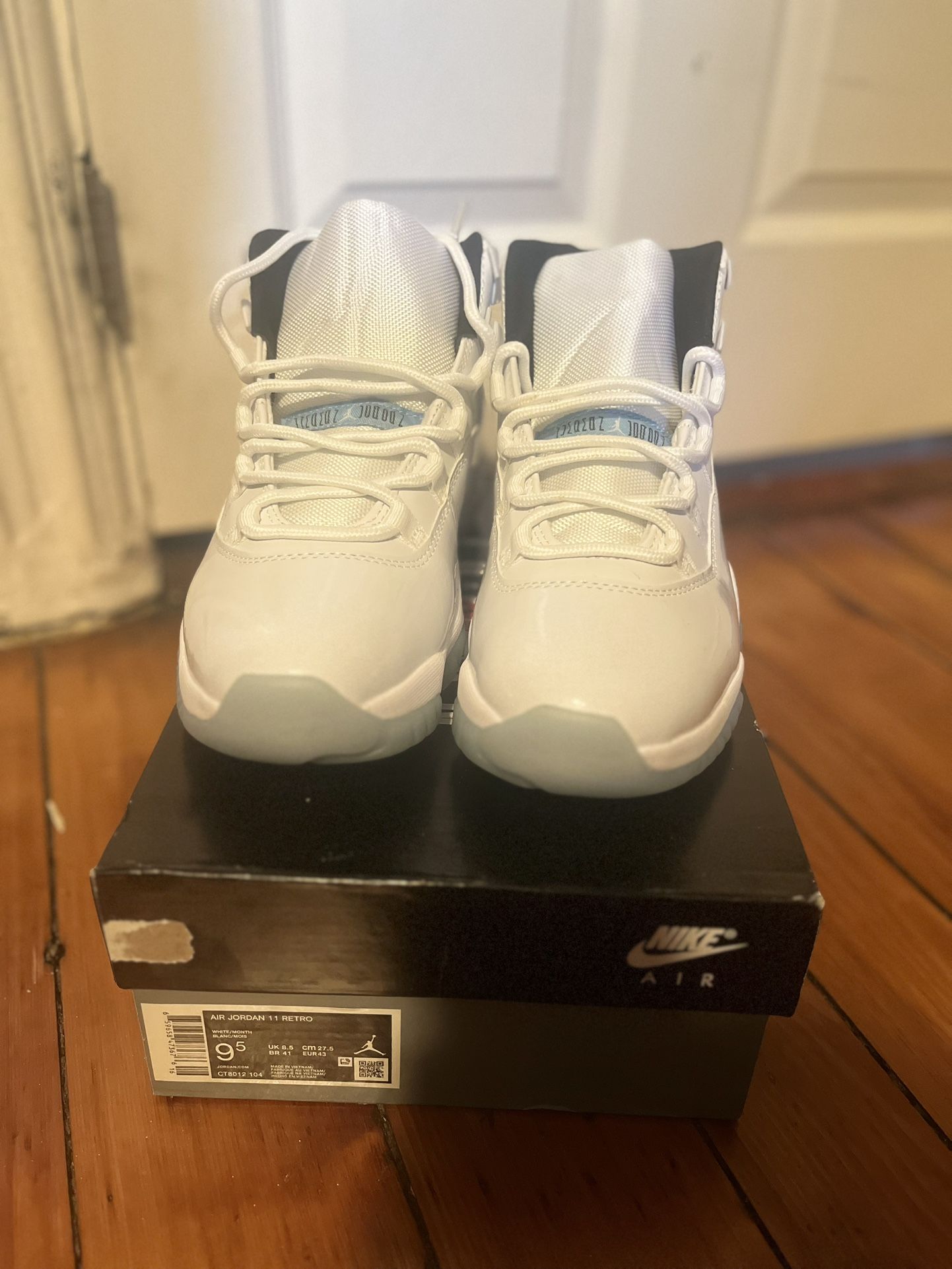 Jordan 11 Legend Blue size 9.5M