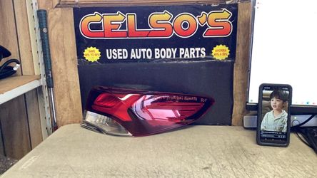 18 19 Hyundai Sonata RH Tail light OEM.