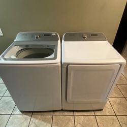 Samsung Too Load Washer And Dryer Set.