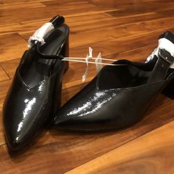Women’s Black Heels Size 7 1/2 (NEW with Tags)