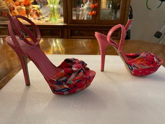 Guess Bow Toe Slingback Platform Pump Sandal Heel in Excellent Condition - Size 8.5M