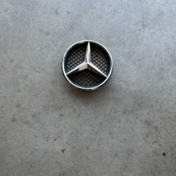 Mercedes Emblem