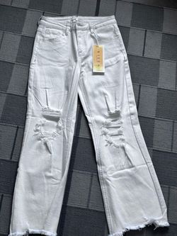 Risen Jeans size 7/28 waist NEW with tags