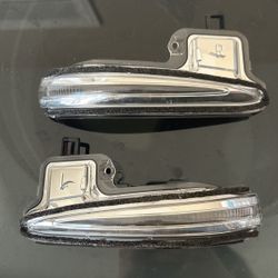 Toyota sequential LED side mirror