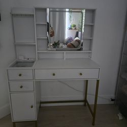 White Cute Vanity