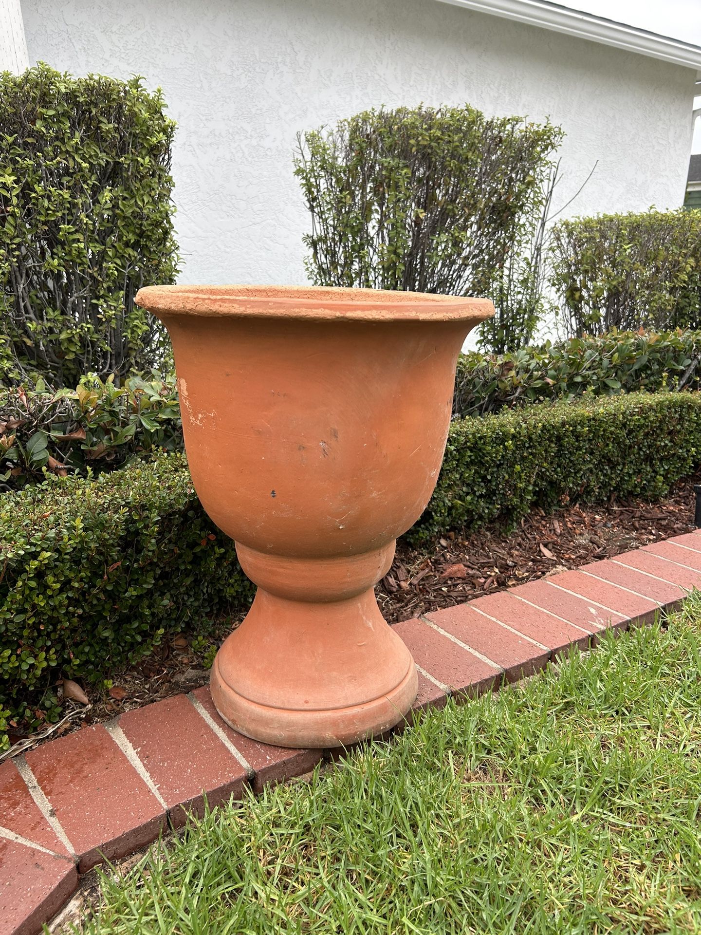 Vintage terracotta clay pottery Large Heavy Planter Urn Pedestal Garden Pot Plants Flowers Succulent