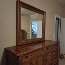 Dresser With Mirror