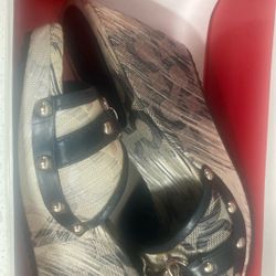 Women’s Chinch Shoes Size 8