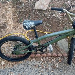 Mongoose Hoop D Mid School Bmx Bike 