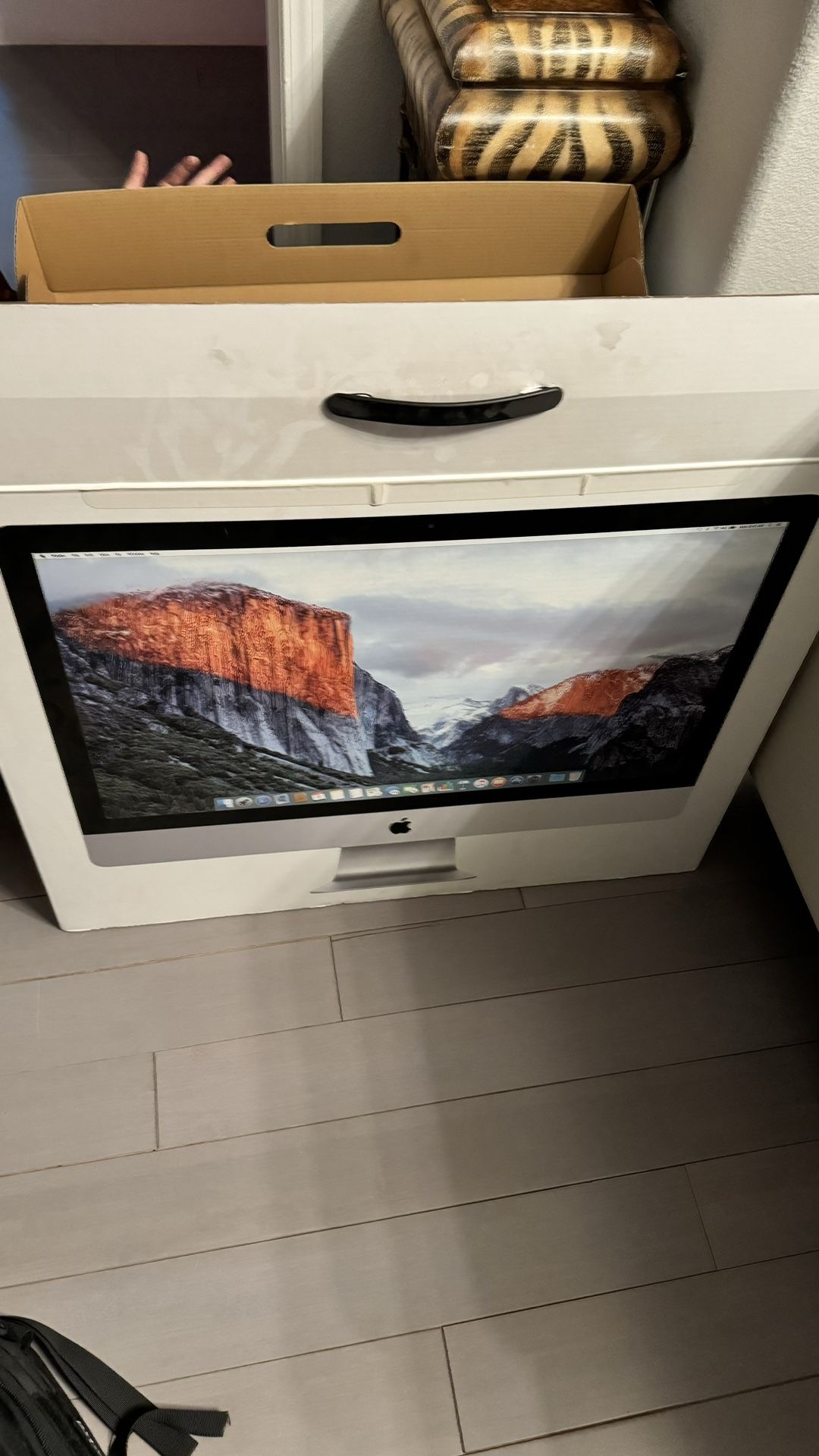 27 Inch iMac 5K Display Nano Texture Glass 24GB Memory & 2TB SSHD Solid