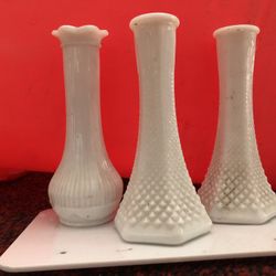 VINTAGE WHITE MILK GLASSLOT OF 3 Bud Vase E.0 Brody Co