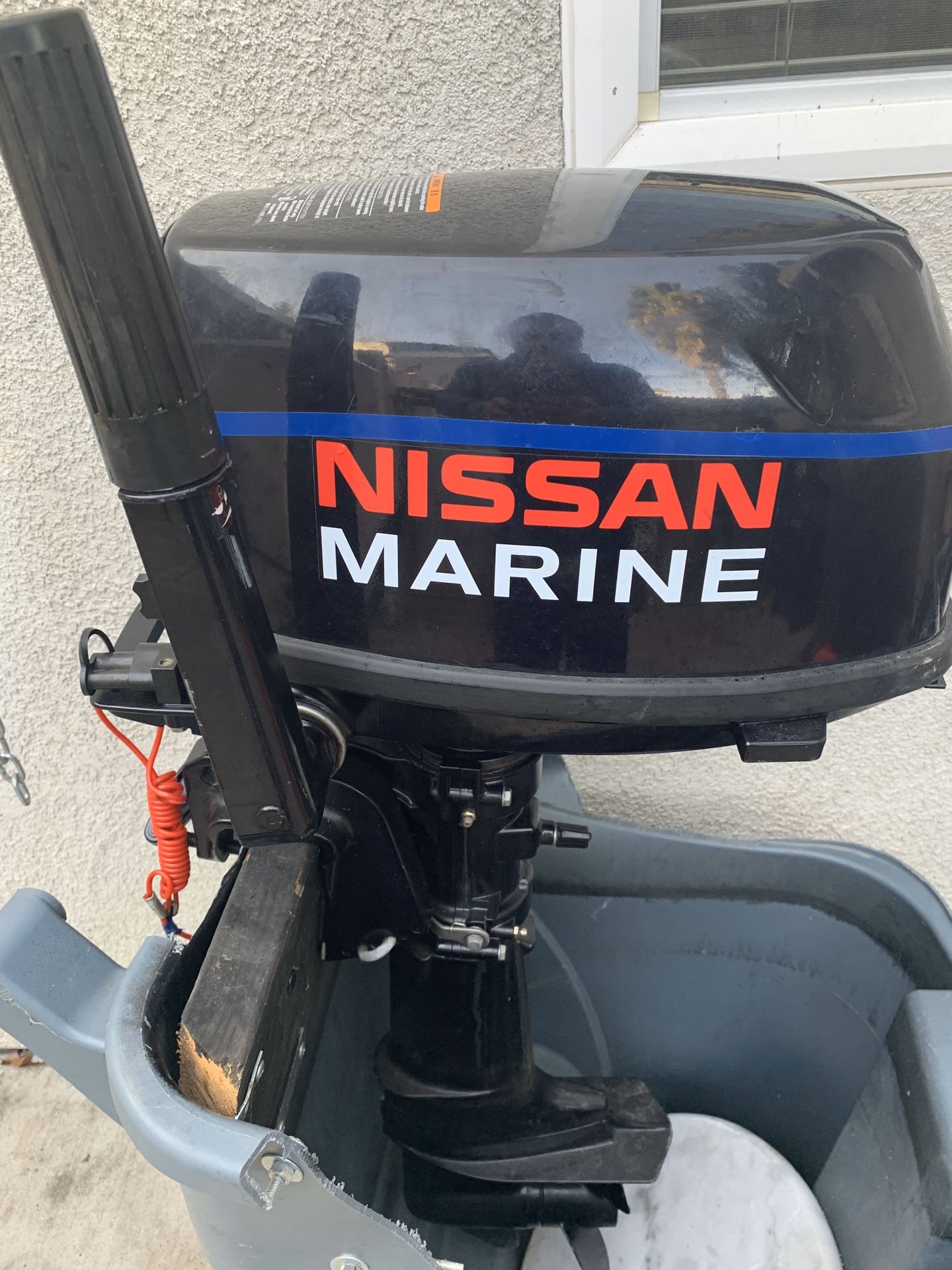 Nissan Marine 4 stroke Fishing Boat motor VERY GOOD CONDITION!!