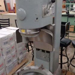 Hobart M-802 80 Quart mixer