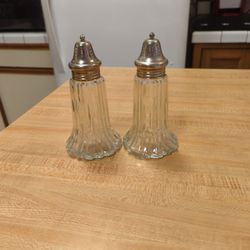 Salt And Pepper Shakers Vintage