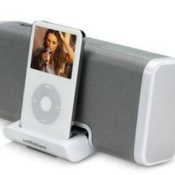 Like New Altec Lansing inMotion iM5 Portable Audio System for iPod (White) With Power Supply And Carrying Case, $20 Or Best Offer