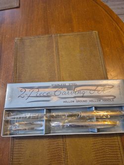 2 peace brand new and original box carving set