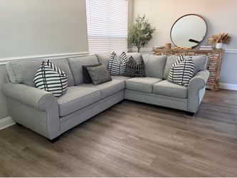 Light gray sectional sofa set
