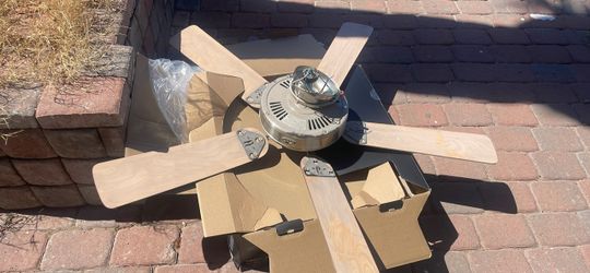 Free ceiling fan