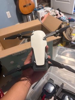DJI Mavic Air Drone White (For parts or repair )