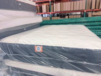 New Queen Mattress Firm Hybrid